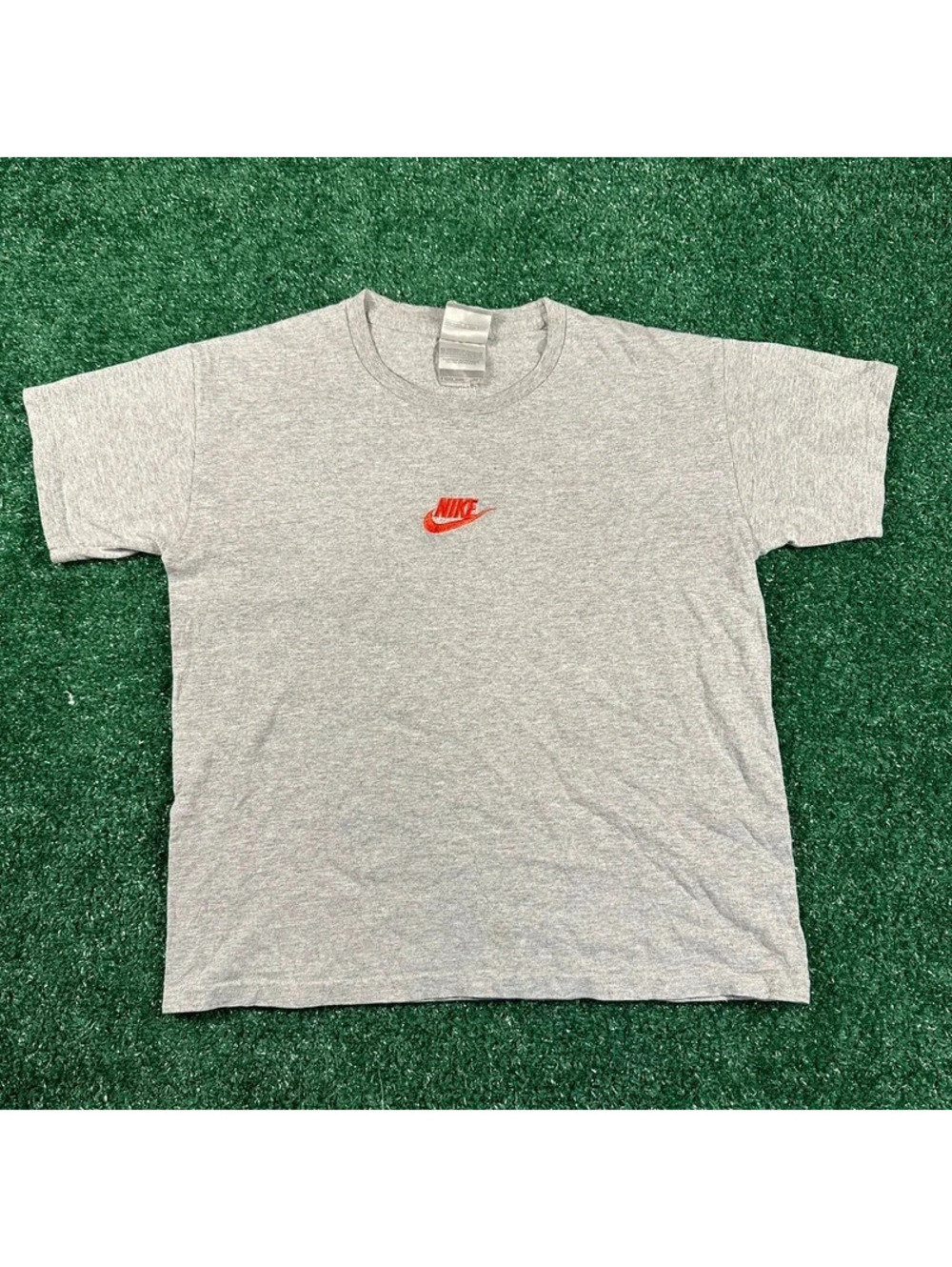 Y2K sliver tab Nike embroidered center logo Grey short sleeve shirt size small